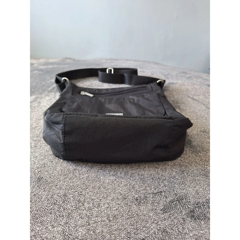 Baggallini Nylon Crossbody Bag Purse Womens Medium Black On The Go‎ Hiking